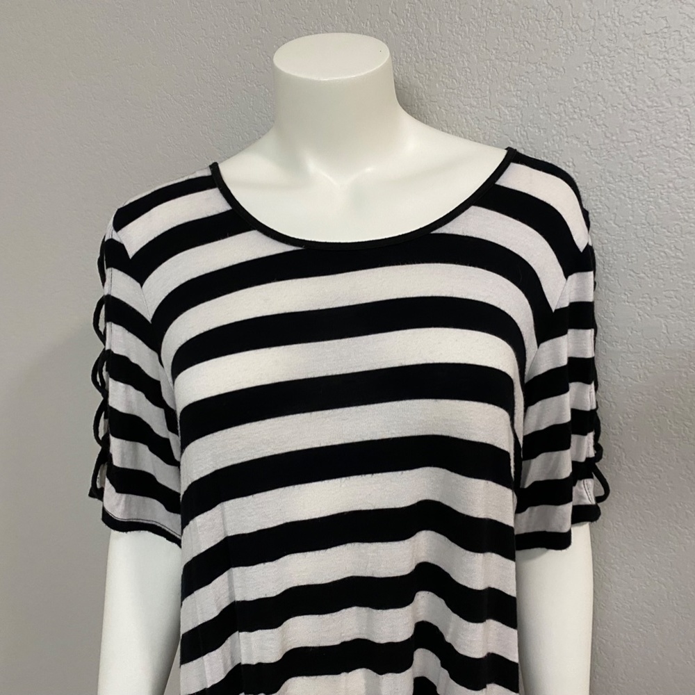 Per Seption Woman Cold Shoulder Top - Picture 2 of 7